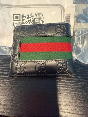 Gucci Black Leather Card Holder with Green and Red Web Stripe
